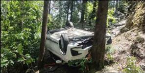 image: Ertiga car falls into ditch in Pithoragarh