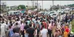 Road jam after girl death in Dehradun Doiwala