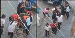 Girls Fighting On Road In Rishikesh