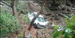 Taxi fell into ditch in Nainital