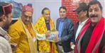 Mukesh Ambani Visits Badrinath Donates  10 Cr to Temple Committee