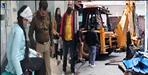 Bulldozer hits the house of Fardeen who attacked the student with a fatal