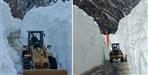 Bro starts working to clear snow from Badrinath Dham national highway