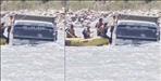 Truck stuck in the river in Srinagar Garhwal
