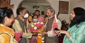 image: Cm tirath singh rawat met bhuwan chandra Khanduri