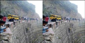 image: Truck fell into deep ditch in Devprayag