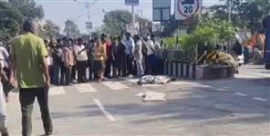 2 Killed as Cement-Laden Truck Overturns in Mohabbewala