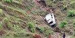 Car fell in ditch in Nainital